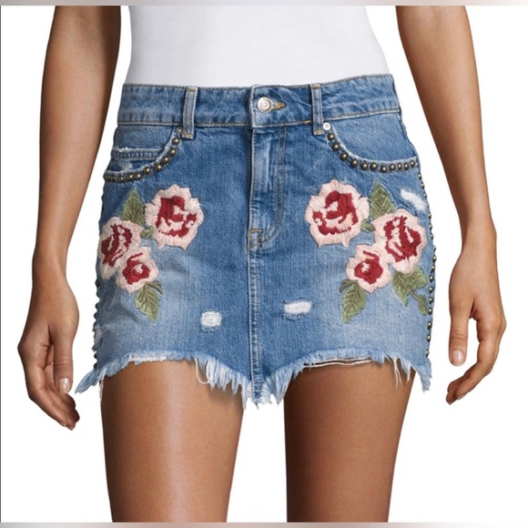 Free People Wild Rose Embroidered Denim Mini Skirt Studded Frayed Hem Size 25 - Picture 4 of 8